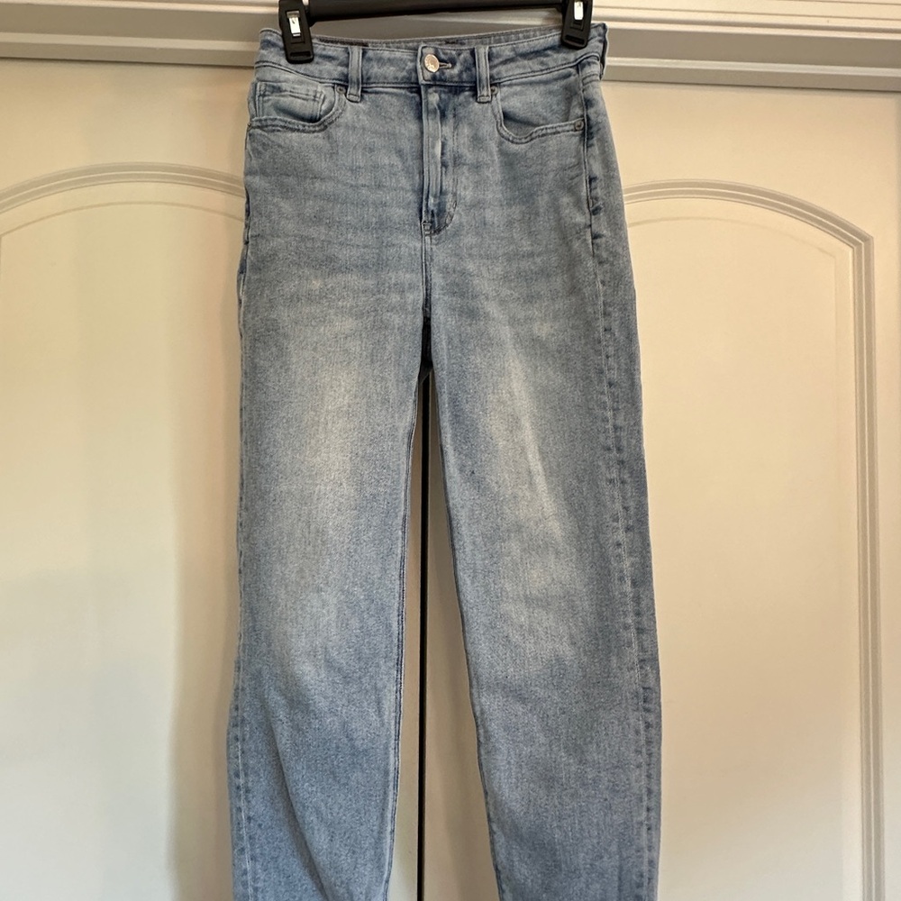 American Eagle Outfitters Light Blue Mom Straight Jean